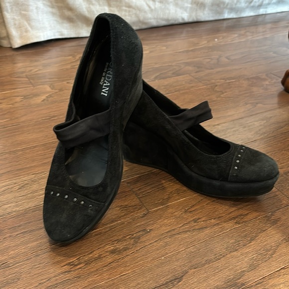 Cordani blk suede platform wedges size 9.5/10 - label is missing - Picture 1 of 9